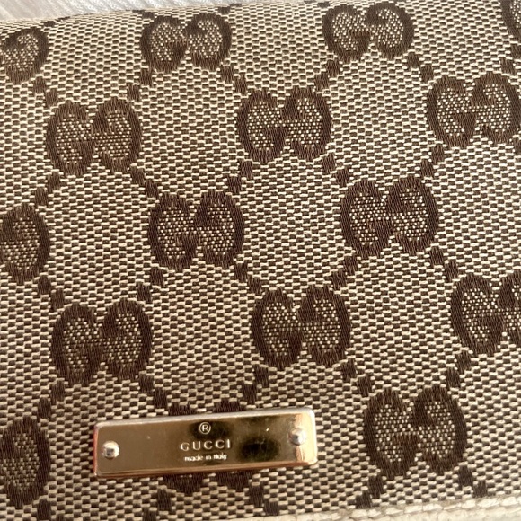 GUCCI GG Monogram Metal Bar Continental Flap
Wallet - Picture 5 of 11